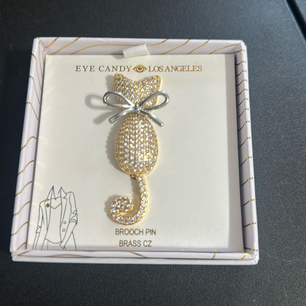 Eye Candy brass CZ cat brooch